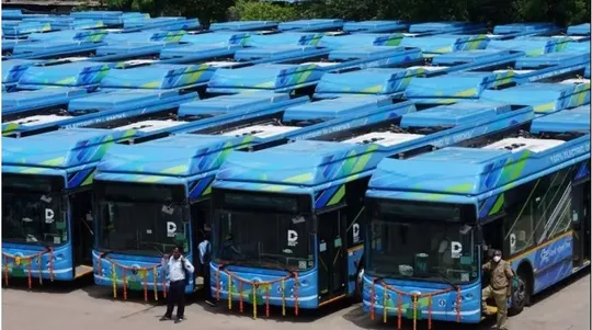 premium buses in delhi with wifi, gps and cctv