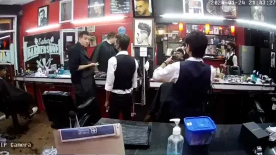 Thailand saloon viral video man angry over bad haircut