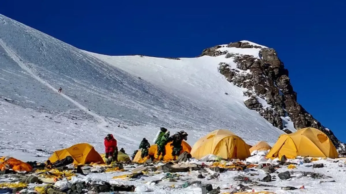 एवरेस्ट पर पॉटी की और आगे बढ़ गए अब नहीं चलेगा, साथ लेकर चलने का ...