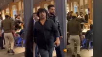 Elvish Yadav slaps man