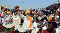 दिल्ली की तरफ़ क्यों बढ़ रहे किसान? पिछली बार से कितना अलग ये आंदोलन?
