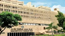 iit delhi mtech student suicide deadbody found in hostel room