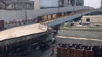 mumbai gokhale bridge barfiwala flyover bmc 6 feet gap left viral trolling opposition