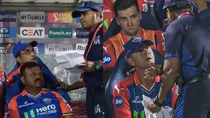 IPL 2024 Delhi capitals players unhappy with RR Ricky Ponting seen having animated chat with umpire
