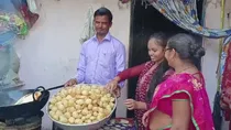 gujarat 10th board examination topper Poonam Kushwaha pani puri seller daughter