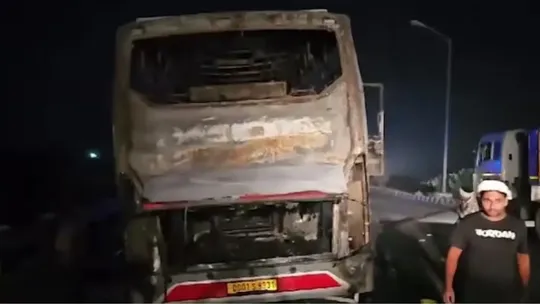 haryana nuh devotees tourist bus caught fire eight dead many injured