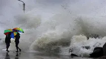 cyclone remal to hit West Bengal Bangladesh coast heavy rainfall predicted warning flights suspended