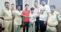 In Khargone MP a 16year-old boy withdrew Rs 25,000 from an unclaimed ATM card
