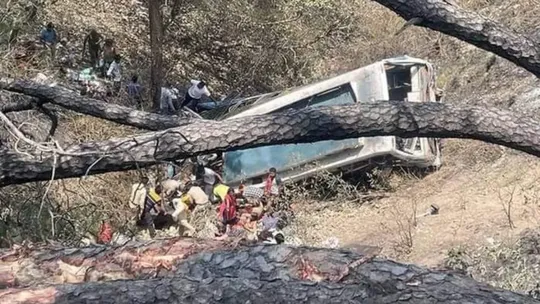 15 dead as bus falls in gorge in Jammu and Kashmirs Akhnoor