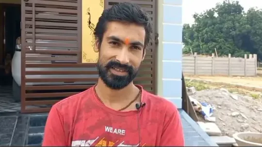 chhattisgarh bjp supporter cuts off his finger prayed for bjp victory in loksabha elections