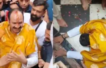 Pandit Pradip Mishra tender apology at barsana (screengrab-ANI)