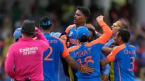 Hardik Pandya celebrating with Team India after T20 WC 2024 win 
