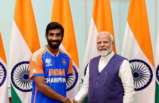 Jasprit Bumrah with PM Modi (photo-PTI)