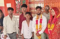 wedding held in temple (photo-aajtak)