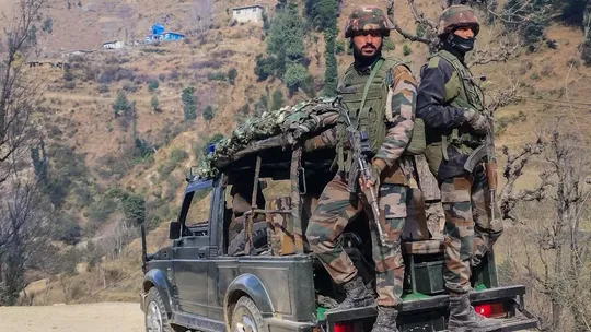 jammu kashmir kupwara encounter one soldier dead officer among 4 injured pakistani terrorist killed