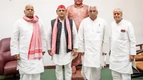 akhilesh yadav mata prasad pandey samajwadi party 