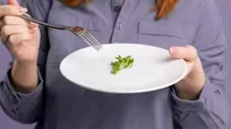 why cutting food while trying to lose weight is a bad idea