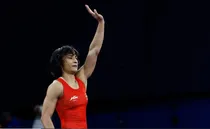 vinesh phogat disqualified
