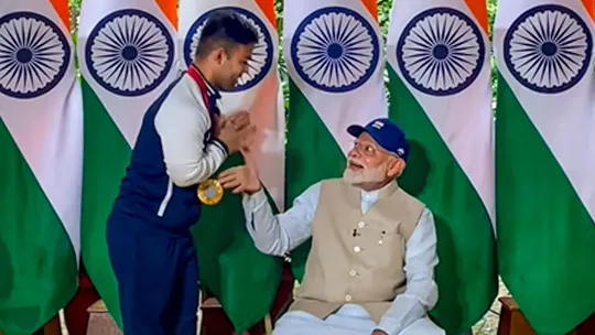 Narendra Modi, Navdeep Singh