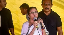 Mamata Banerjee visits protesting doctors