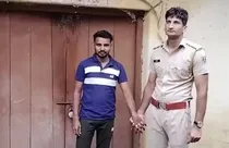 Culprit in police custody (photo-aajtak)