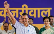 arvind kejriwal on leaving cm position targets bjp pm modi on corruption accusations aap delhi