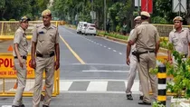 delhi police constable ran over by car died accused driver liquor supplier nangloi