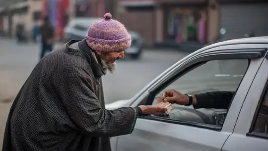 income of beggars in lucknow