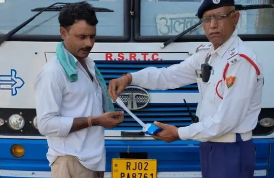 Haryana Police challans RSRTC (photo-aajtak)