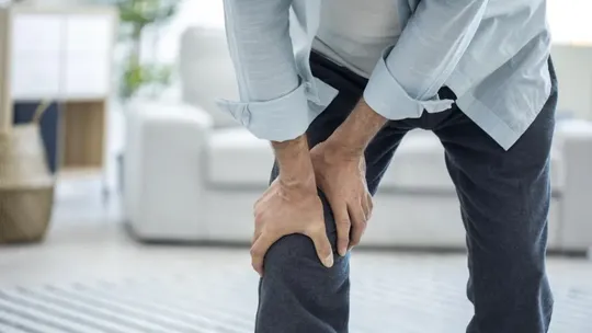 what causes joint stiffness in the morning and how to treat it sehat 