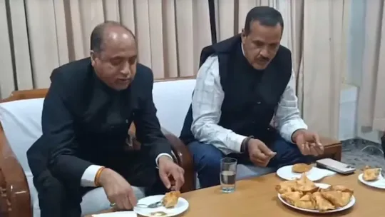 bjp jairam thakur samosa party with party workers cm sukhvinder singh sukhu alleged cid probe 