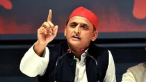 akhilesh yadav lent support to aspirants demanding eo aro pcs prelims exams on same day up