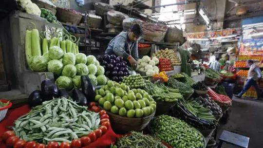 retail inflation in october crossed rbi limit what economist says