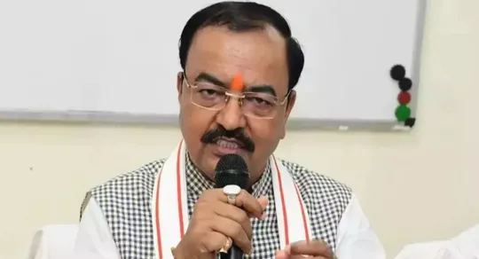 UP CM Yogi Adityanath's slogan  bantenge to katenge Deputy CM Keshav Prasad Maurya is cornered