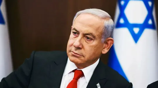 israeli pm benjamin netanyahu house was attacked with flash two bombs none injured