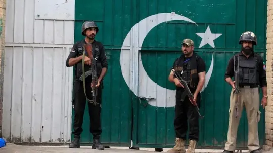 pakistan 40 people killed in gun attack on shia convoy khyber pakhtunkhwa violence sunni