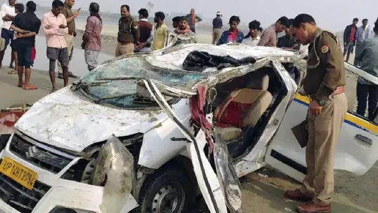 Bareilli bridge accident badaun police uttar pradesh