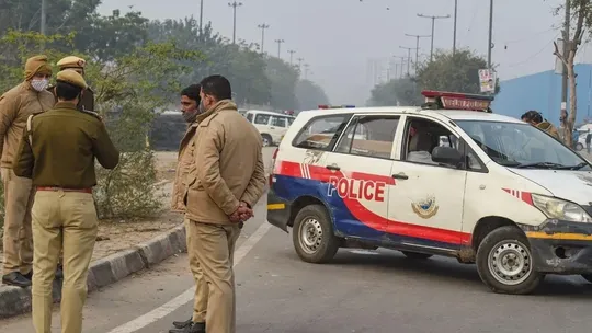 Madhya Pradesh: A teenage girl was held hostage and raped in an ambulance mauganj