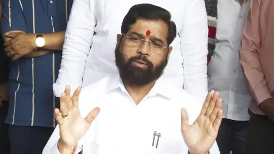 Maharashtra Eknath Shinde health deteriorates team of doctors monitoring caretaker CM