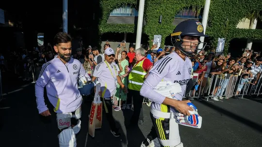 Virat Kohli, Shubman Gill, Practice Fans