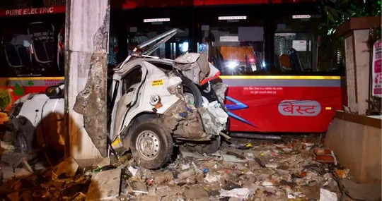 mumbai bus accident viral video