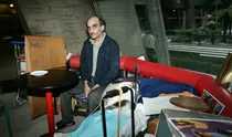 story of mehran karimi nasseri peron who stayed at france airport terminal for 18 years