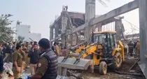 Kannauj railway station accident due collapse of lintel 12 workers rescued