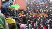 Crowd at Stations to reach Mahakumbh