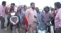 prayagraj mahakumbh bikers overcharging pilgrims without permission
