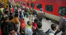 new delhi to prayagraj special trains platform 16 entry exit from ajmeri gate