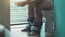 use of mobile in toilet can increase risk of developing hemorrhoids