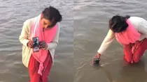 Virtual Snan for Husband at Mahakumbh