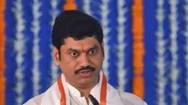 Devendra fadnavis ajit pawar dhananjay munde