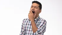 can iron deficiency cause excessive yawning